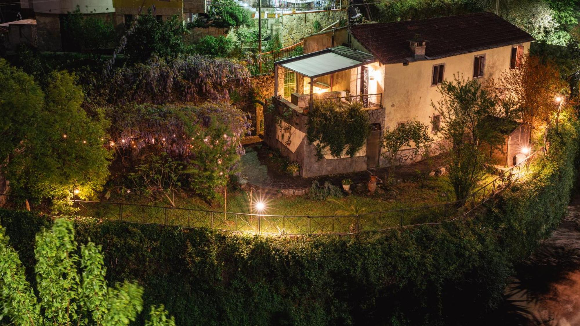 La Casa Delle Pietre Parlanti - Casa In Pietra Ai Piedi Del Parco Delle 5 Terre Bed and Breakfast Biassa Eksteriør billede