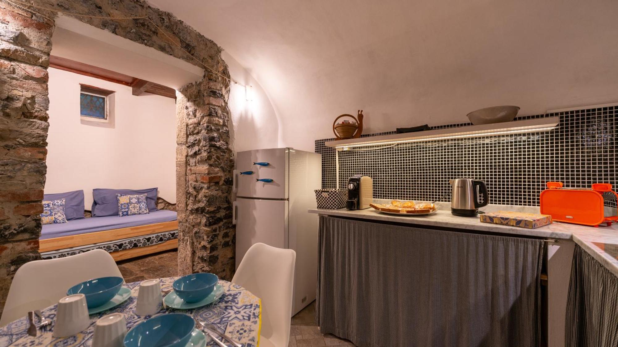 La Casa Delle Pietre Parlanti - Casa In Pietra Ai Piedi Del Parco Delle 5 Terre Bed and Breakfast Biassa Eksteriør billede