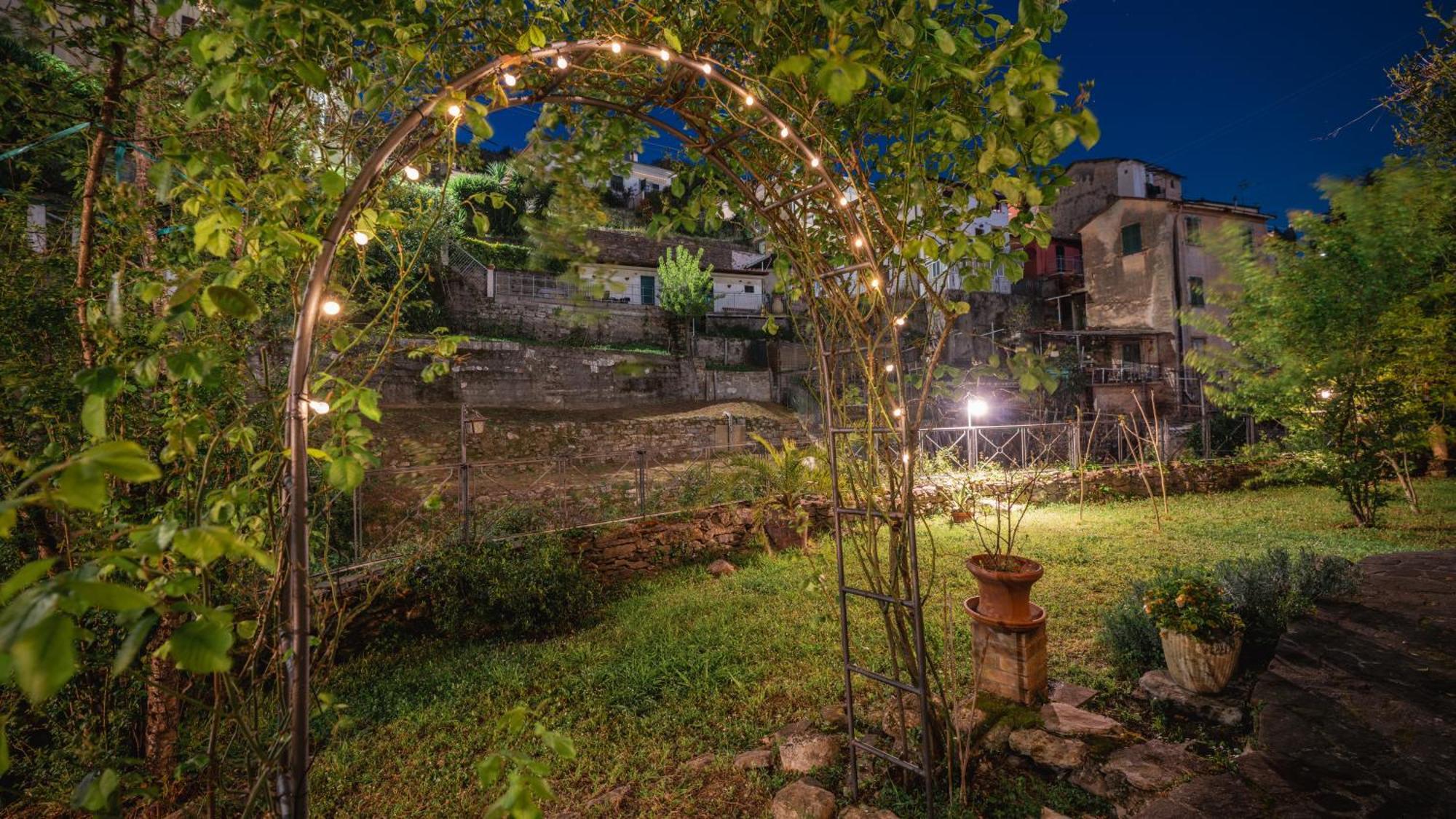 La Casa Delle Pietre Parlanti - Casa In Pietra Ai Piedi Del Parco Delle 5 Terre Bed and Breakfast Biassa Eksteriør billede